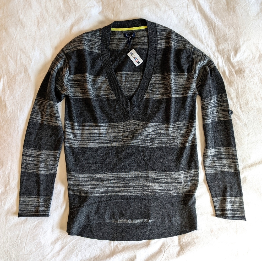 EUC Splendid Gray Striped V-Neck Sweater